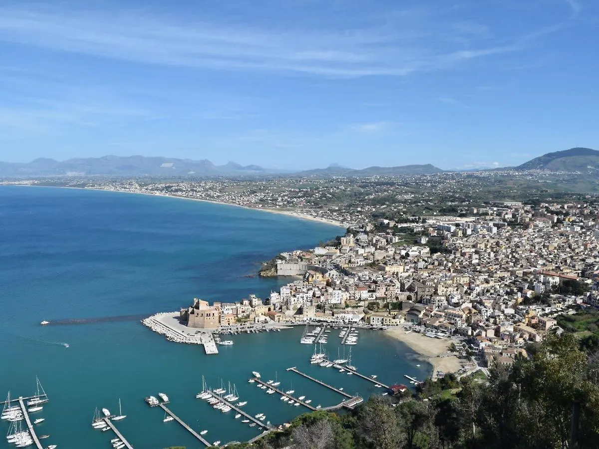 Detached Villa Located In A Residential Area A Few Kilometers From The Sea Castellammare del Golfo Italy